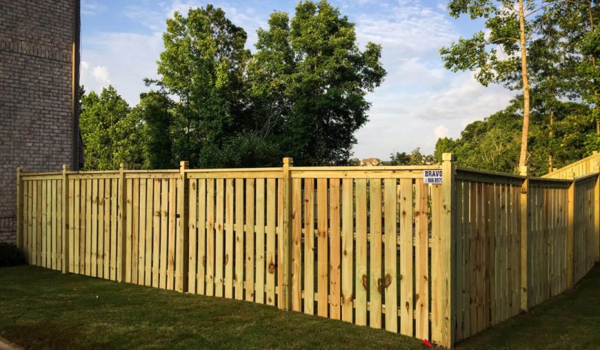 Why Horizontal Wood Fence Is A Big Hit In 2023
