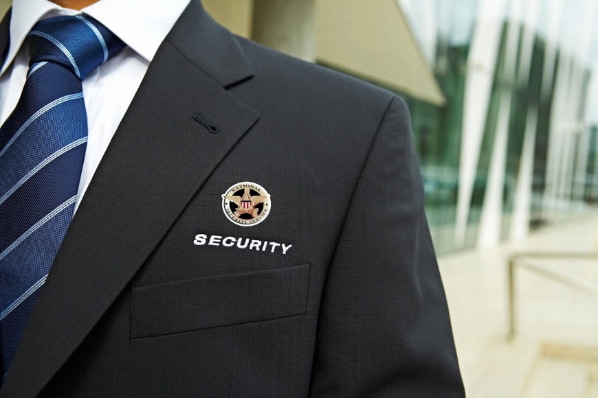 10 Factors to Consider When Hiring Security Guard Companies in Toronto