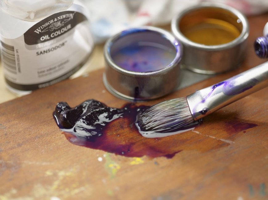 The Art of Choosing the Right Paint | A Guide for Artists in the UAE