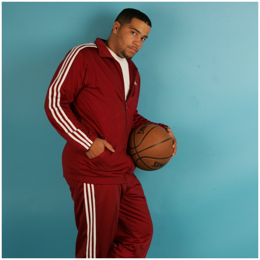 Unleash Your Inner Athlete with These Stylish Men’s Tracksuits