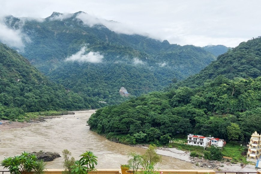 Exploring Tranquility: Unveiling the Best Stays near Ram Jhula in Rishikesh
