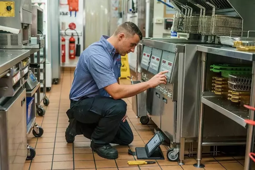 What are the key considerations when choosing a food service equipment repair service?