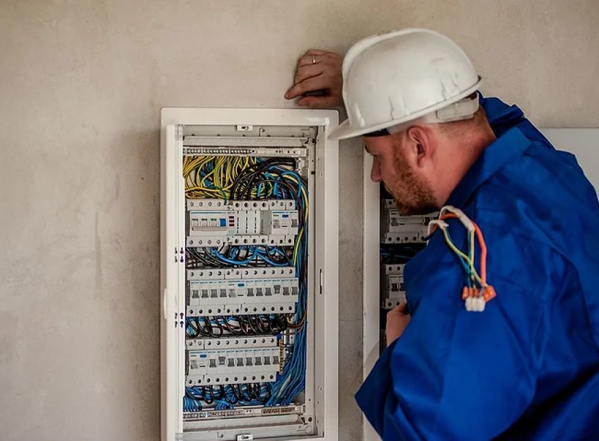 Understanding Electrician Services in Milwaukee