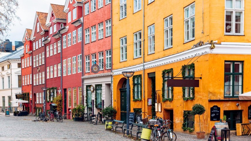 Copenhagen : A Complete Travel Guide