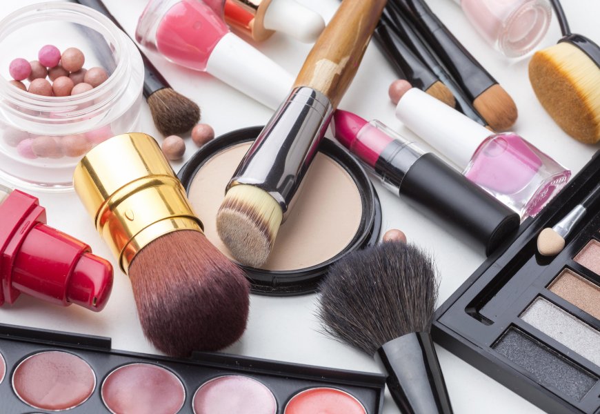 Worldwide Beauty Awaits: Dive into Global Beauty Products via an International Shopping App