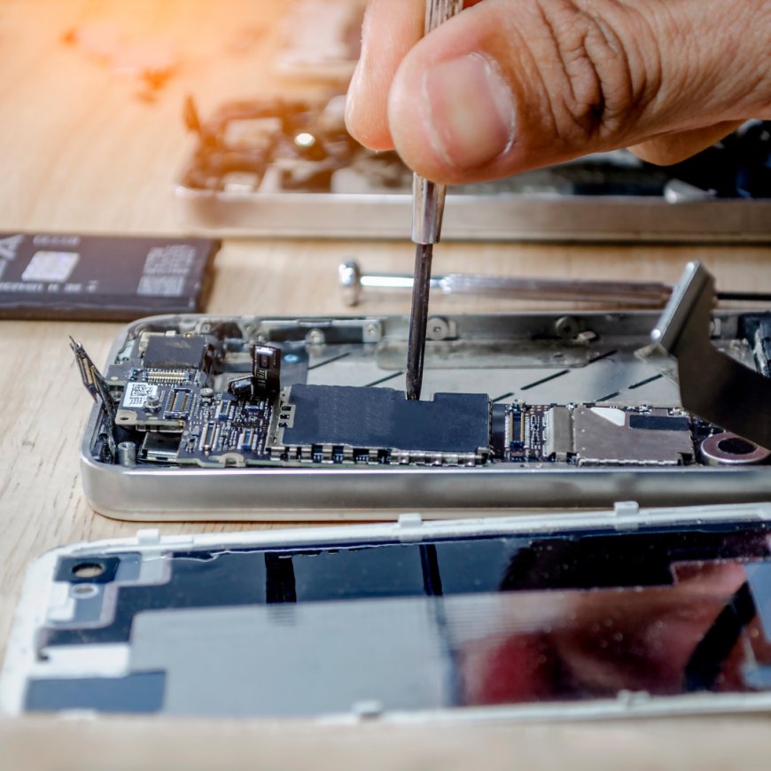 Alt=^"iPhone Screen Repair Dubai"