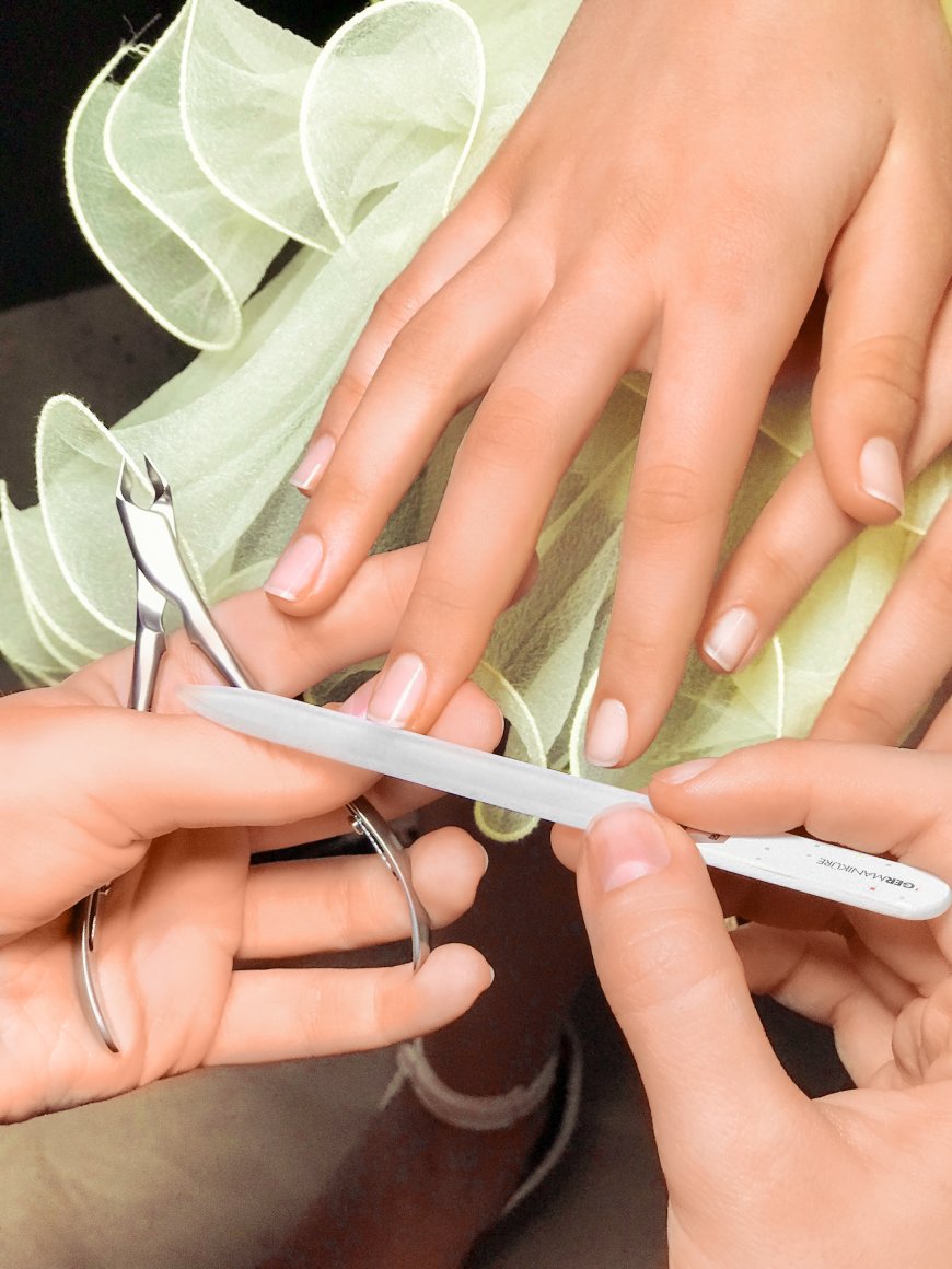 Achieve Salon-Worthy Nails with the Best Manicure Sets