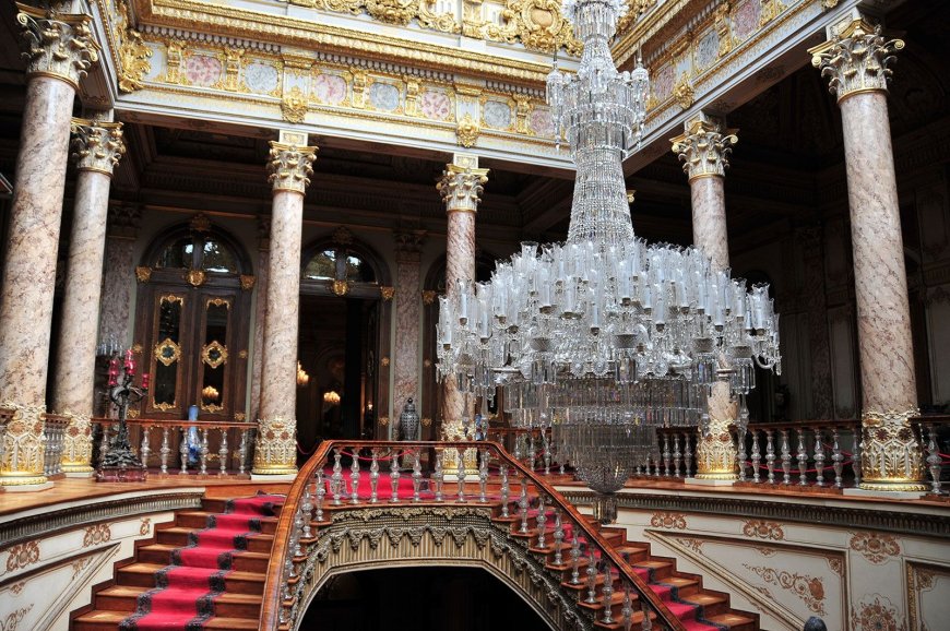 Top Experiences to Include in Your Visit to the Dolmabahçe Palace