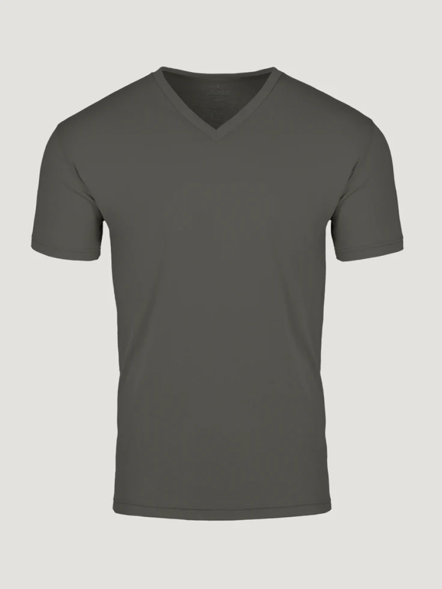 Polyester Appeal: How to Achieve Style and Savings with Bulk T-Shirt Orders