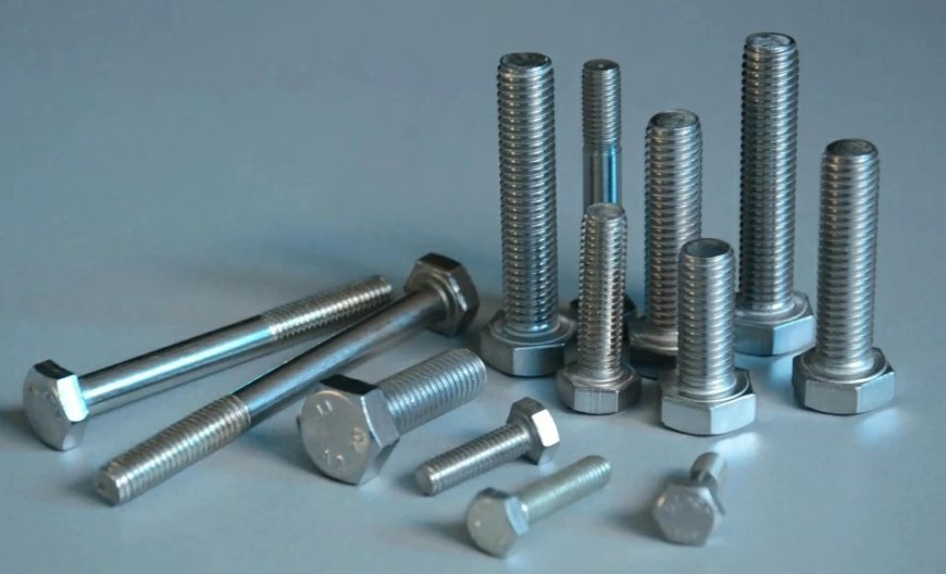 Comprehensive Comparison: Nut vs Bolt in Construction