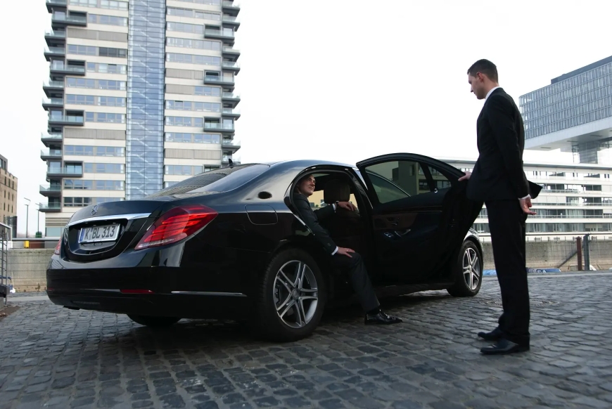 Comprehensive Guide to Car Service and VIP Limo Service in Singapore