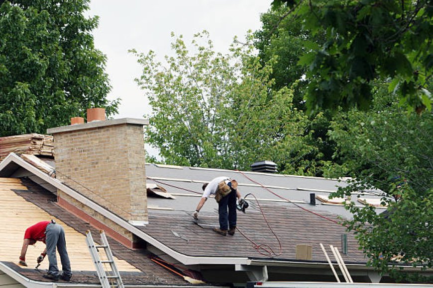 Does a Roofing Contractor Offer Gutter Maintenance Plans?