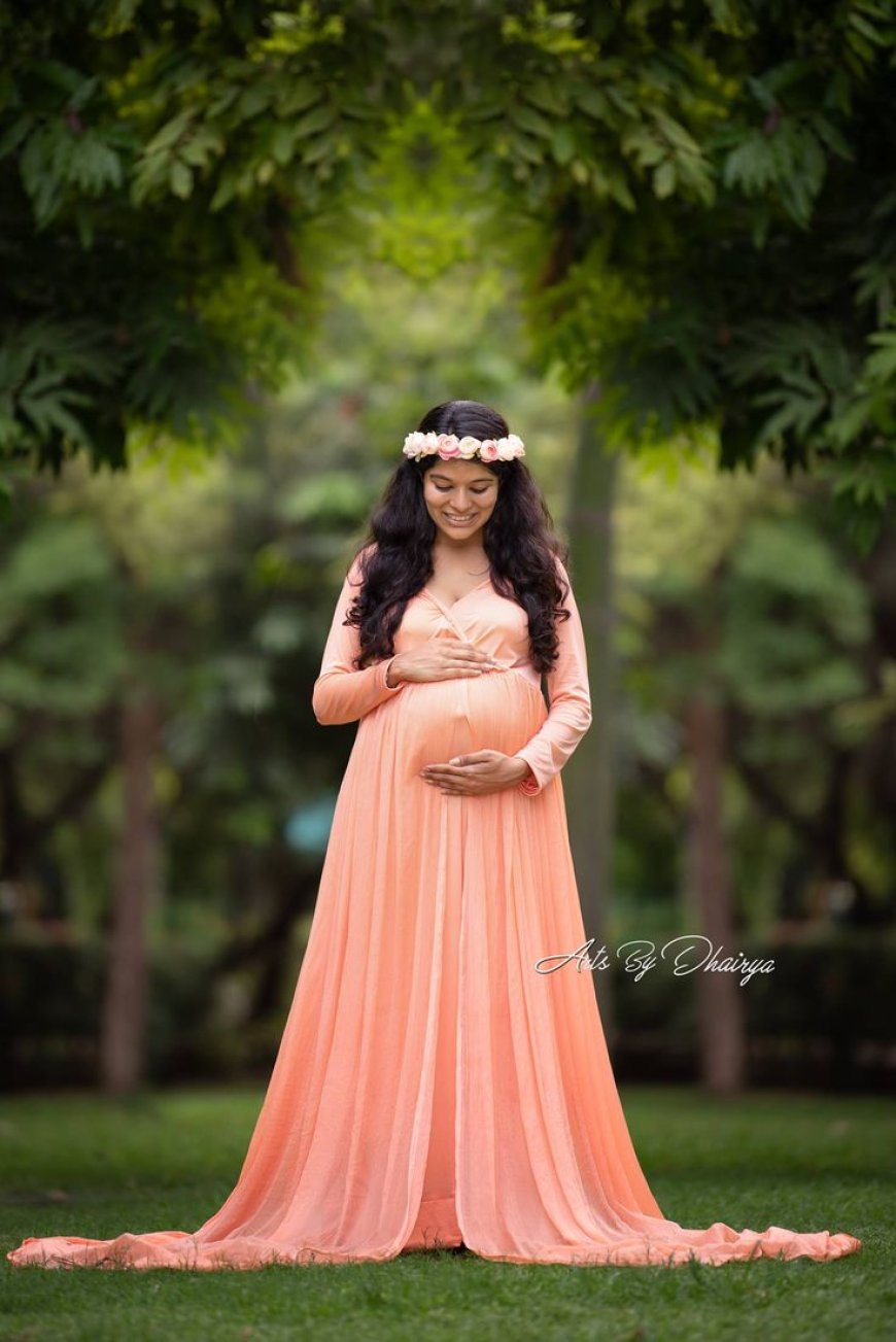 How can expecting mothers prepare for a maternity photoshoot in Chennai?